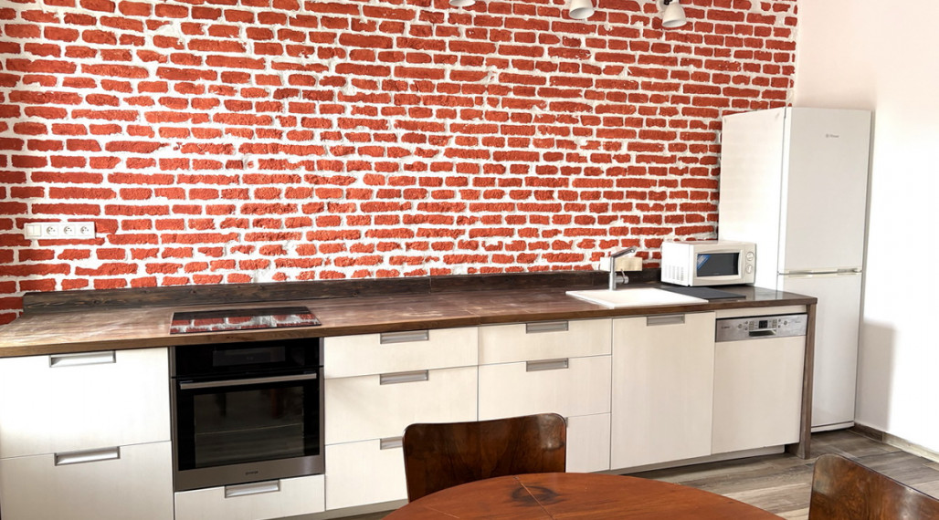 Na prenájom úžasný staromestský 2-izb.byt s parkovacím miestom, Nitra, centrum