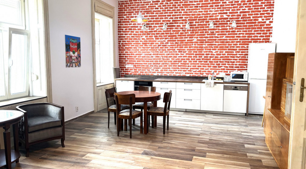 Na predaj úžasný staromestský 2-izb.byt, Nitra, priame centrum