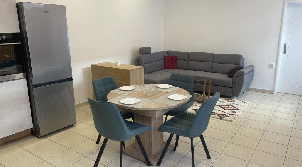 Na prenájom novo zariadený 2-izb.byt, Nitra centrum, Kupecká