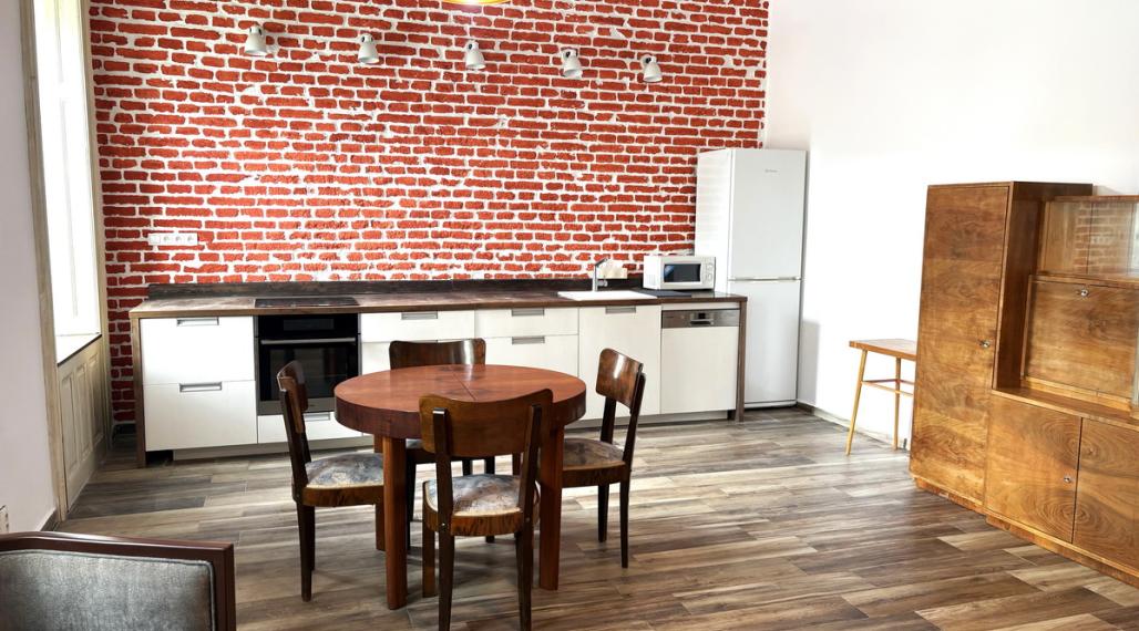 Úžasný staromestský 2-izb.byt, Nitra, priame centrum