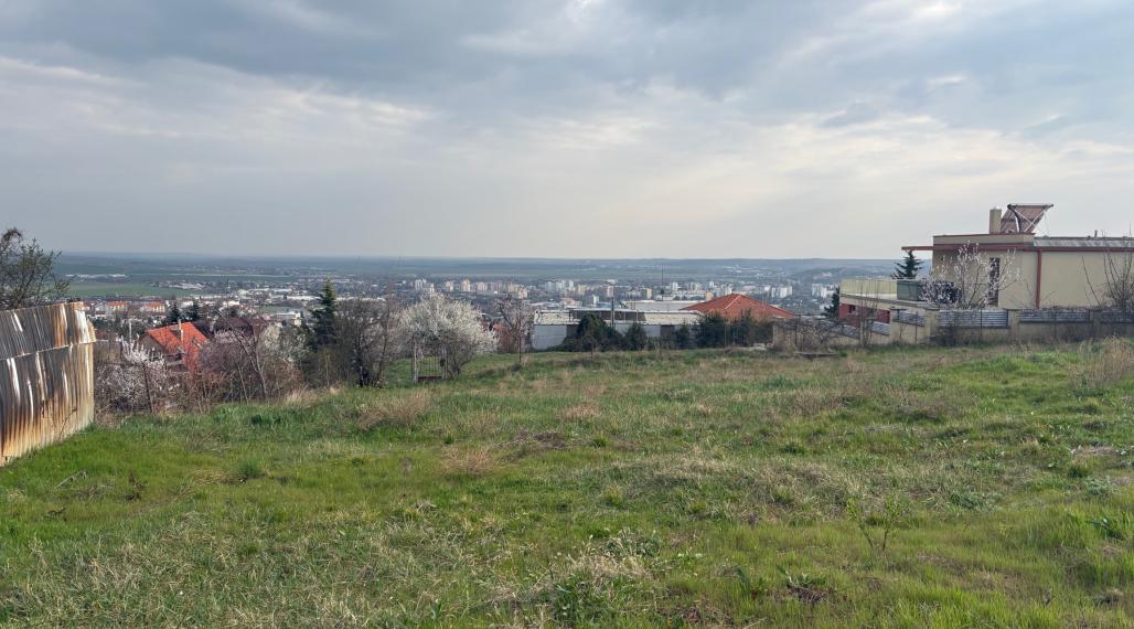 Stavebný pozemok s krásnym výhľadom Nitra, Zobor