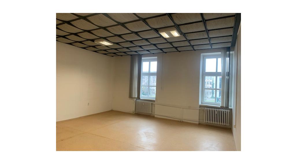 Na prenájom kancelársky priestor 38 m², Nitra centrum