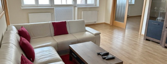 PRENAJATÝ veľký 4 izb.byt s klimatizáciou v centre Nitry