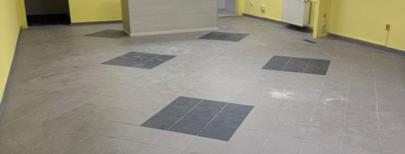 Na prenájom predajňa na prízemí v objekte s parkovaním, Nitra