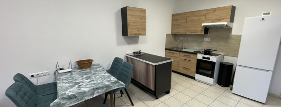 Na prenájom novo zariadený 2,5-izb.byt, Nitra centrum, Kupecká