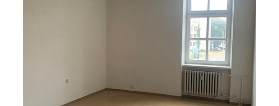 Na prenájom kancelária 28 m2 blízko mestského úradu, Nitra