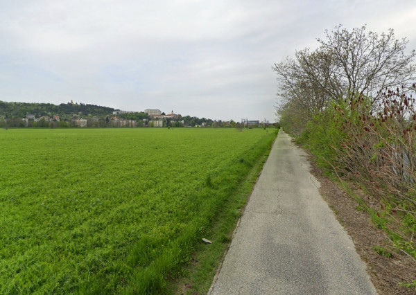 Pozemok- orná pôda, Nitra, blízko Agrokomplexu