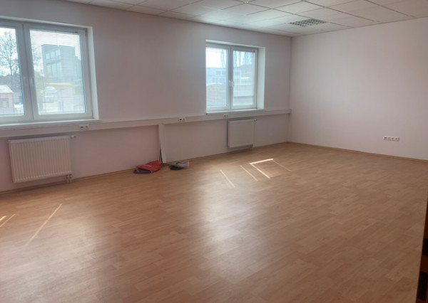 RK DOLCAN dá do prenájmu dvojkanceláriu 41m2 s parkovaním, Nitra