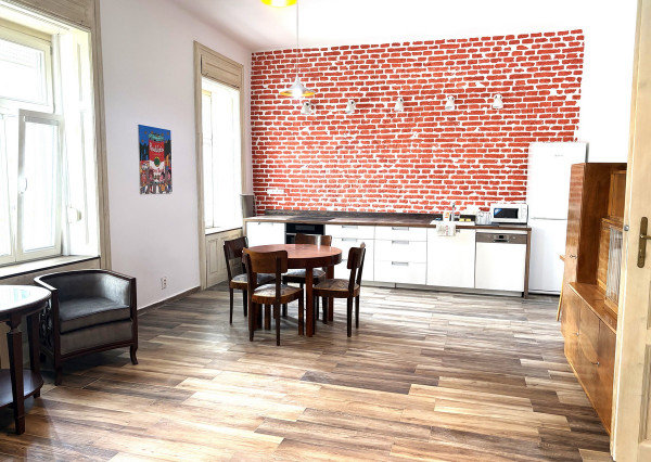 Na predaj úžasný staromestský 2-izb.byt, Nitra, priame centrum