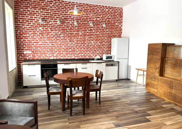 Úžasný staromestský 2-izb.byt, Nitra, priame centrum