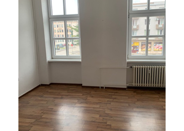 Na prenájom kancelársky priestor 28 m², Nitra centrum