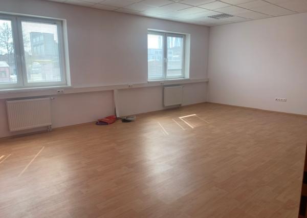 Na prenájom kancelárie s parkovaním, Nitra