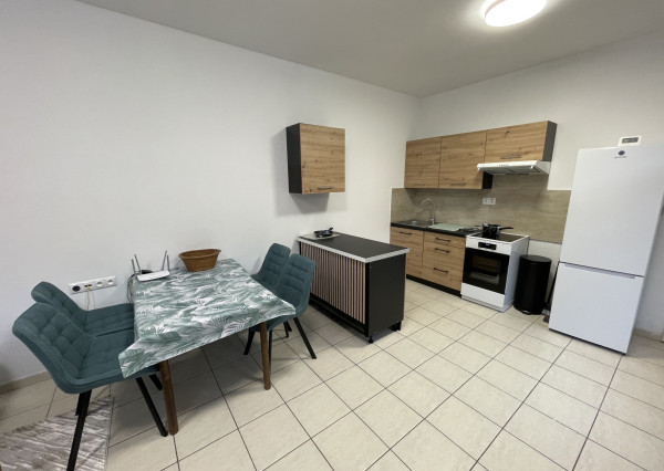 Na prenájom novo zariadený 2,5-izb.byt, Nitra centrum, Kupecká