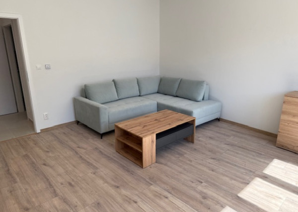 Na prenájom zariadený 2-izb.byt, Nitra, centrum