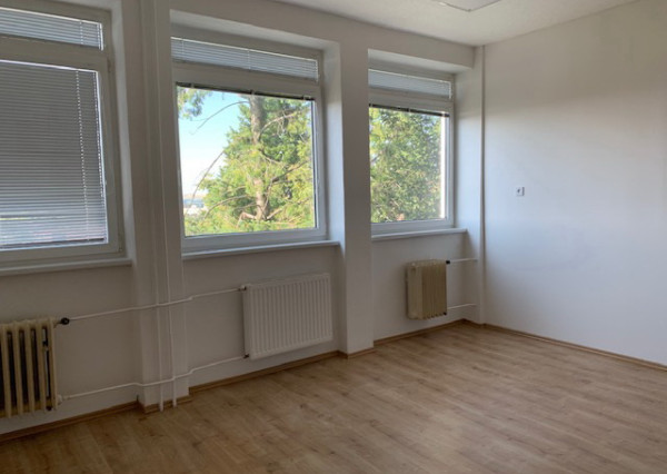 Kancelárie na prenájom rôznych výmer Nitra, Chrenová