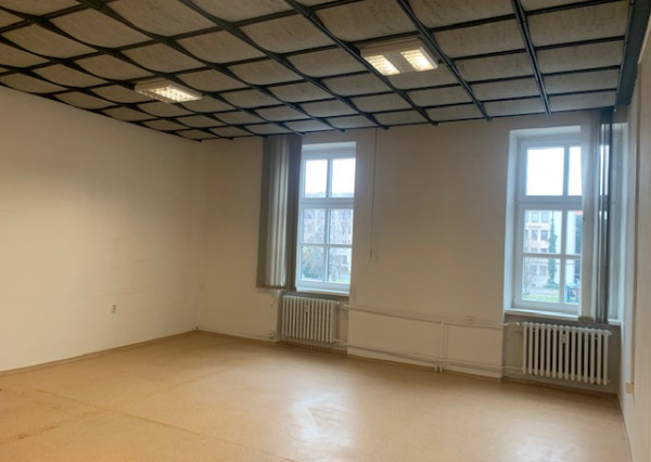 Na prenájom kancelársky priestor 38 m², Nitra centrum
