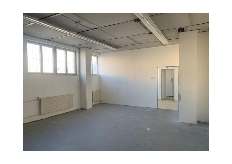 PRENÁJOM skladový priestor, pešia zóna 61 m2, Nitra
