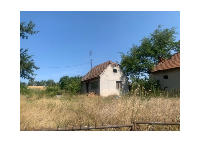 EXKLUZÍVNE veľký slnečný pozemok na výstavbu viacerých rodinných domov Malé Chyndice