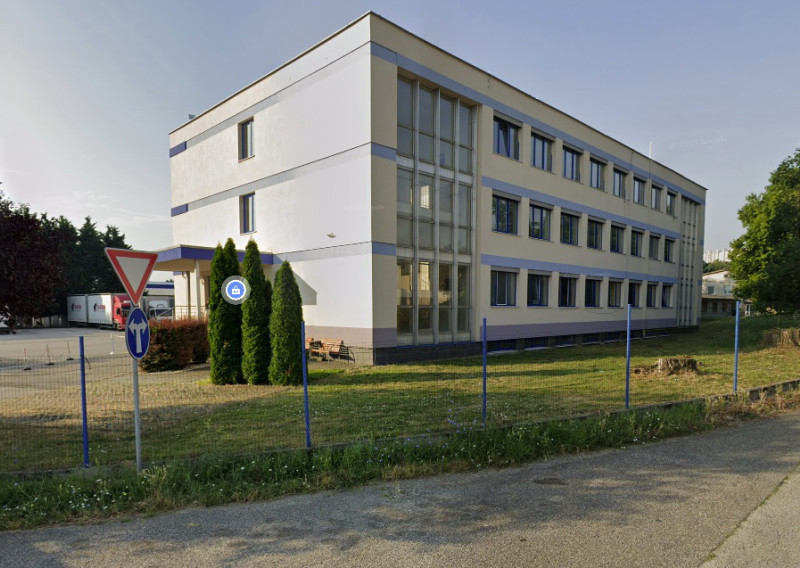Na prenájom kancelárie rôznych výmer 19-55 m2, Nitra, Pražská ulica